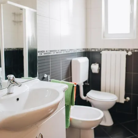 Apartment In The Heart Of - 50m To The